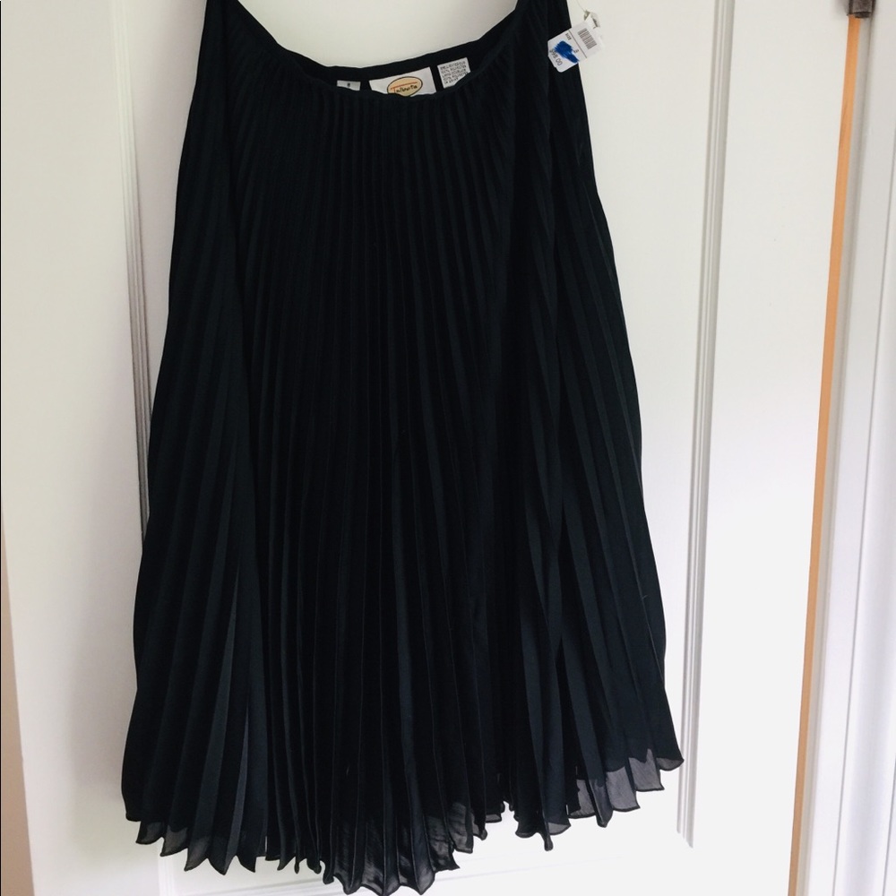 ✨Talbots Pleated Skirt✨